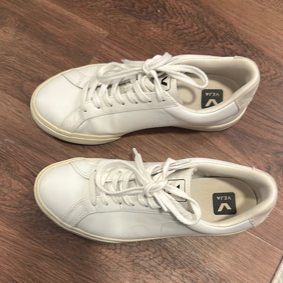 Veja Esplar Sneaker (Unisex) - Picture 8 of 9